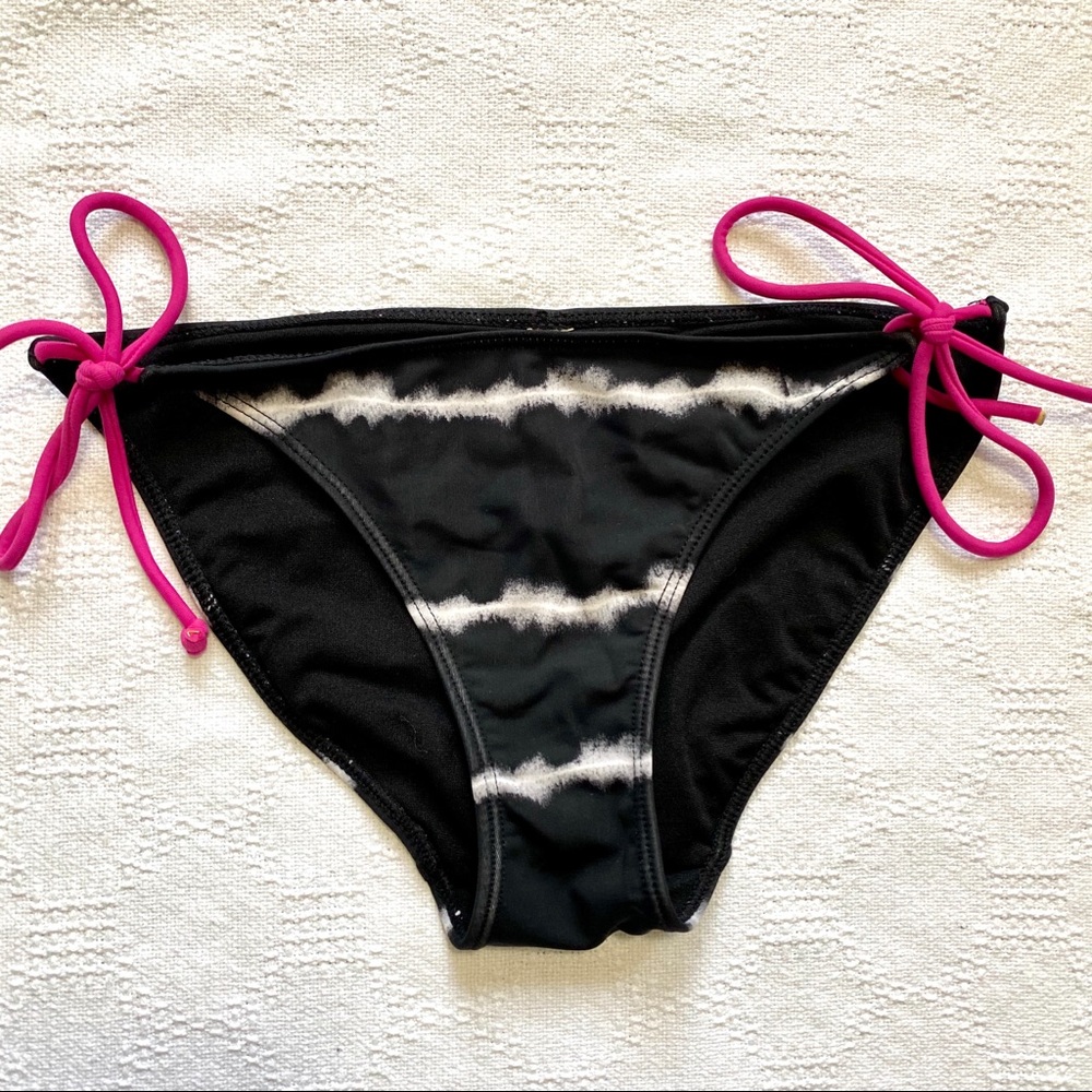 Xhilaration Black And Neon Pink Bikini Bottoms